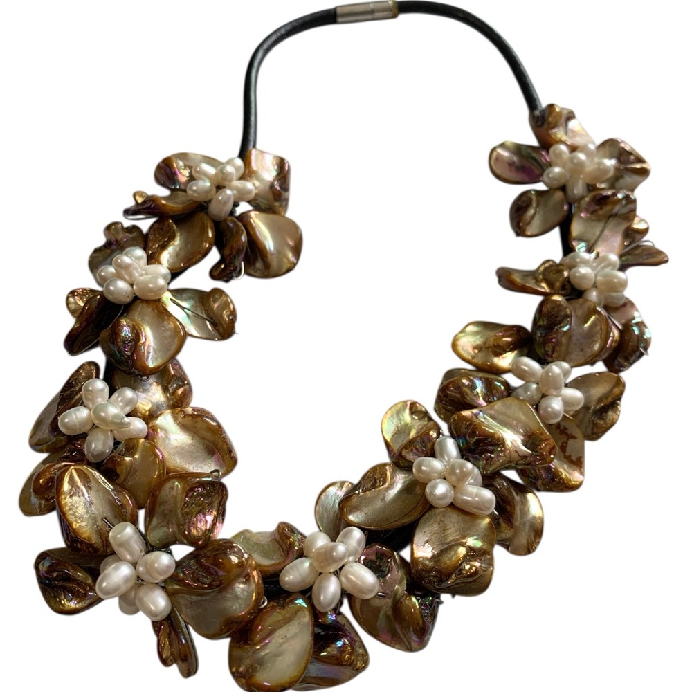 Elegant Pearl and Shell Necklace